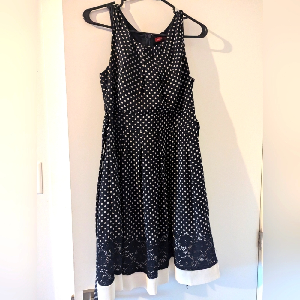 Blue dress with polka dots